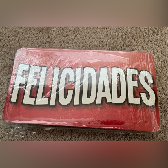 Spanish photo booth prop signs. new. 6 double-sided photo booth prop signs.